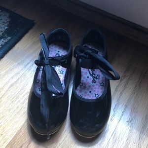 Capezia black tap shoes size 7 1/2